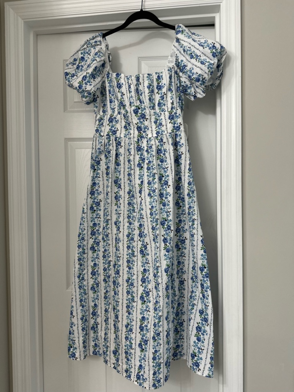 Altar'd State White and Blue Floral Puff-Sleeve Midi Dress